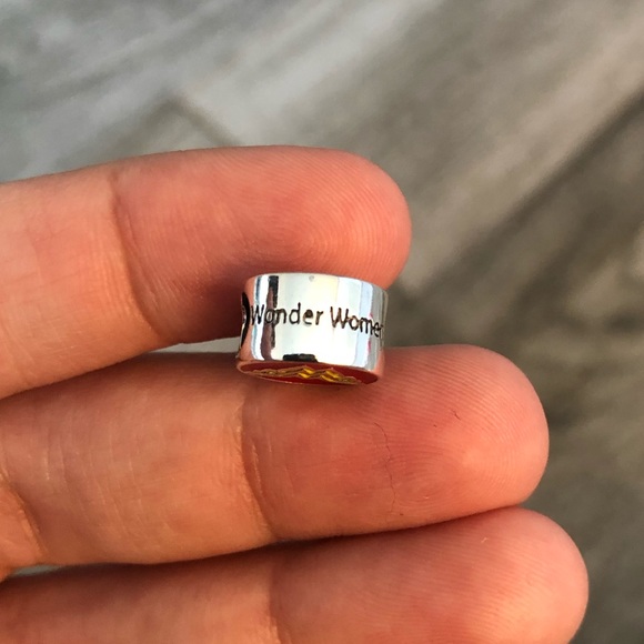 Wonder Woman DC Comics Superhero Charm - Picture 4 of 6